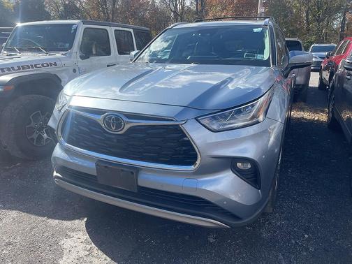 2022 Toyota Highlander Platinum