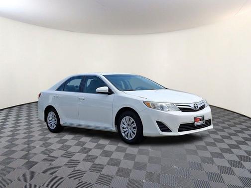 Super White 2014 Toyota Camry LE