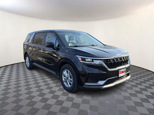 Aurora Black 2022 Kia Carnival LXS