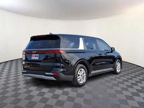 2022 Kia Carnival LXS