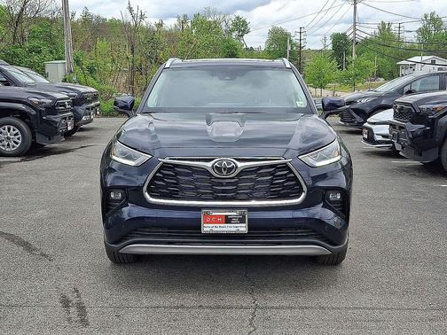 08x8 2026 Toyota Highlander Hybrid Platinum