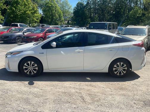Super White 2021 Toyota Prius Prime LE