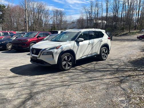 Pearl White Tricoat 2021 Nissan Rogue SL