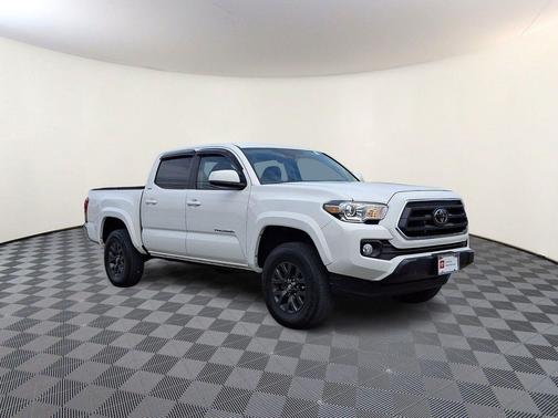 Ice Cap 2023 Toyota Tacoma SR5