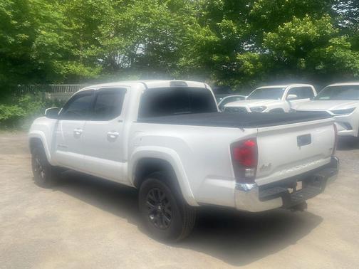 Ice Cap 2023 Toyota Tacoma SR5