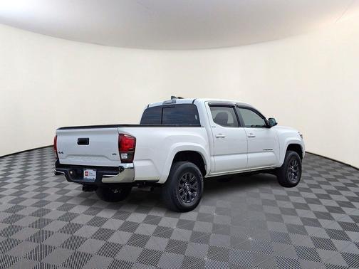 Ice Cap 2023 Toyota Tacoma SR5