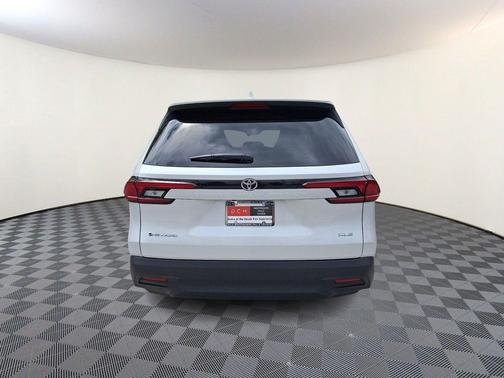 Wind Chill Pearl 2026 Toyota Grand Highlander Hybrid XLE
