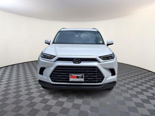 Wind Chill Pearl 2026 Toyota Grand Highlander Hybrid XLE
