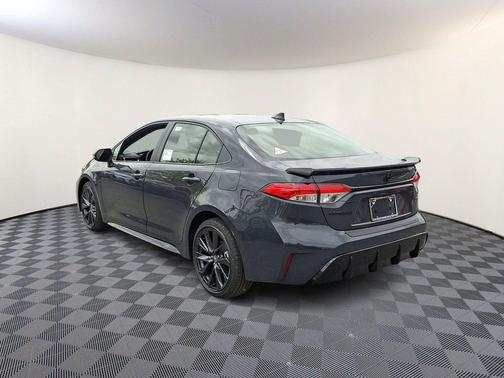 01l7 2026 Toyota Corolla SE