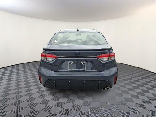 01l7 2026 Toyota Corolla SE