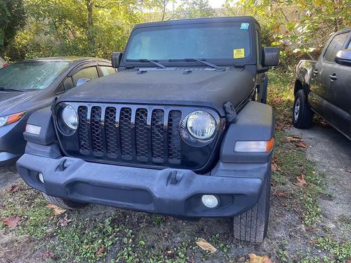 2021 Jeep Gladiator Sport