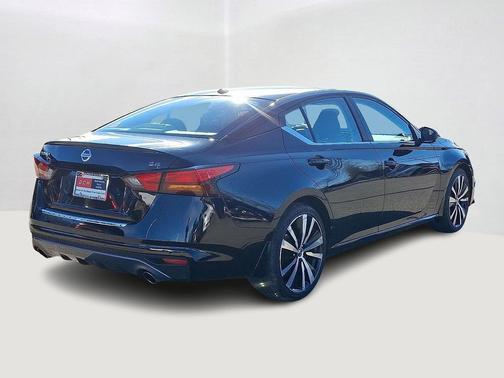 2020 Nissan Altima SR FWD