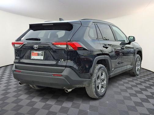 2025 Toyota RAV4 Hybrid LE