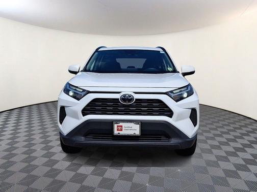Ice 2023 Toyota RAV4 XLE
