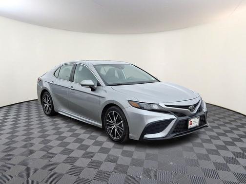 Celestial Silver Metallic 2023 Toyota Camry SE