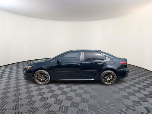 Midnight Black Metallic 2024 Toyota Corolla SE