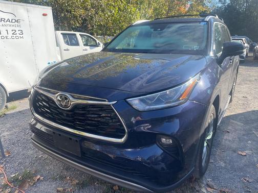 2022 Toyota Highlander Platinum