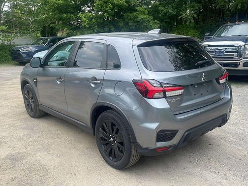 Mercury Gray Metallic 2025 Mitsubishi Outlander Sport 2.0 LE