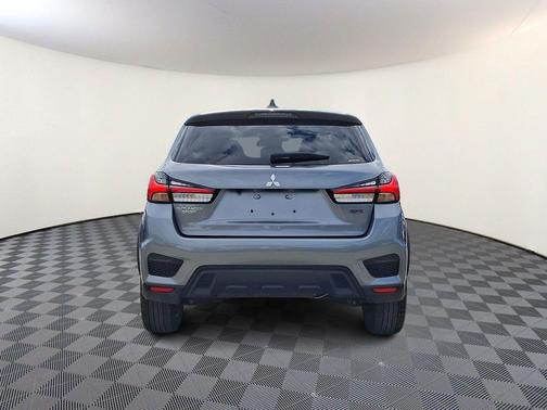 Mercury Gray Metallic 2025 Mitsubishi Outlander Sport 2.0 LE
