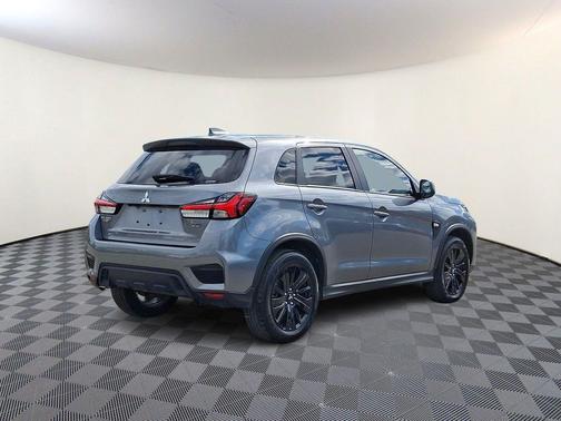 Mercury Gray Metallic 2025 Mitsubishi Outlander Sport 2.0 LE