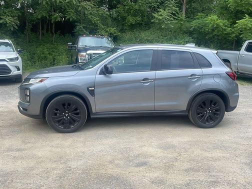 Mercury Gray Metallic 2025 Mitsubishi Outlander Sport 2.0 LE