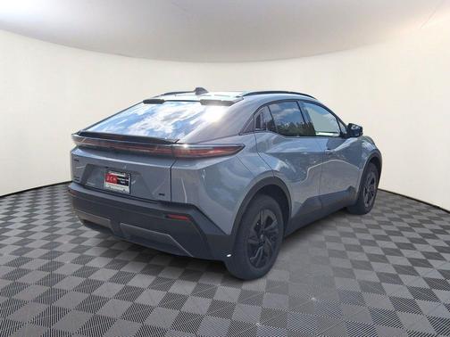 01h5 2026 Toyota C-HR SE
