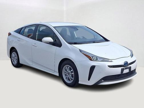 2022 Toyota Prius LE