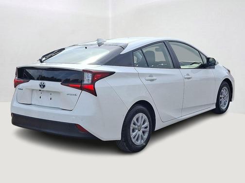2022 Toyota Prius LE