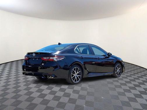 Midnight Black Metallic 2024 Toyota Camry SE