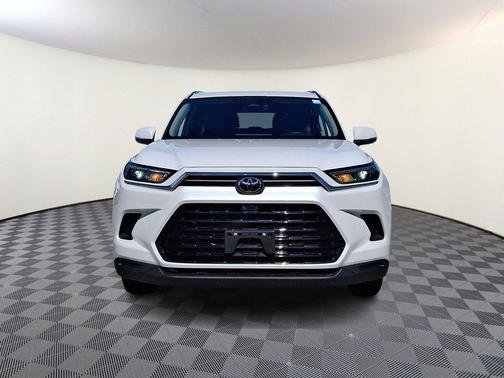 Wind Chill Pearl 2026 Toyota Grand Highlander XLE