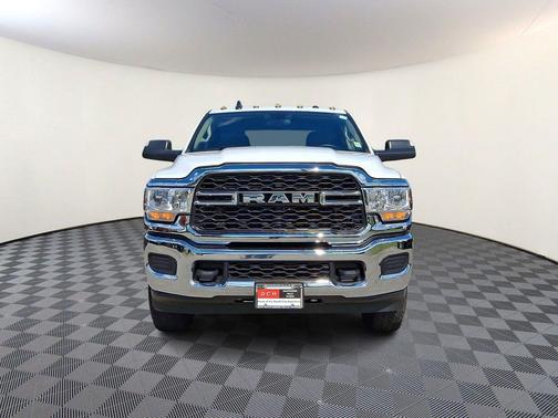 Bright White Clearcoat 2020 RAM 2500 Tradesman Crew Cab 4x4 6'4' Box