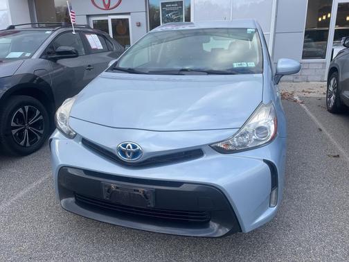 2015 Toyota Prius v Four