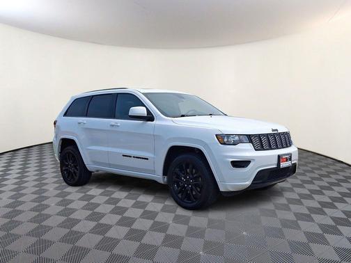 Bright White Clearcoat 2021 Jeep Grand Cherokee Laredo