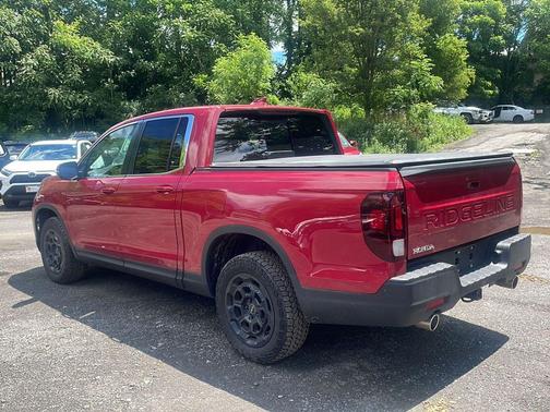 Radiant Red Metallic II 2025 Honda Ridgeline RTL