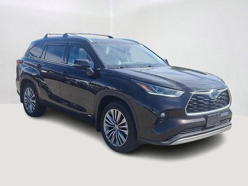 2021 Toyota Highlander Hybrid Platinum