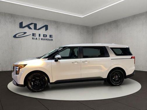 Snow White Pearl 2026 Kia Carnival LXS