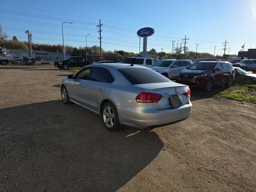 2015 Volkswagen Passat 1.8T Limited Edition