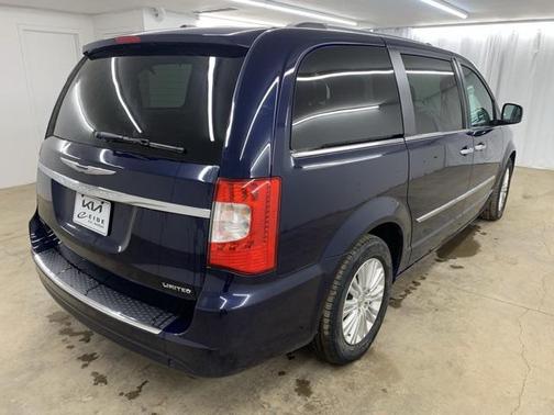 2015 Chrysler Town & Country Limited Platinum