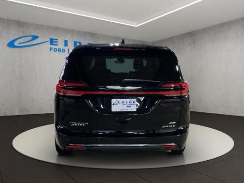 2025 Chrysler Pacifica L
