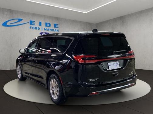 2025 Chrysler Pacifica L