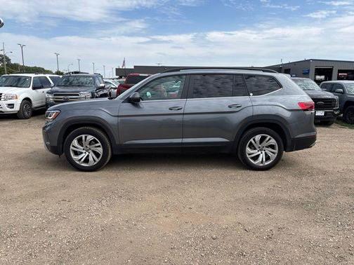 Platinum Gray Metallic 2021 Volkswagen Atlas 3.6L SE w/Technology