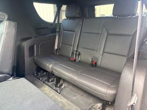 Black 2022 Chevrolet Suburban LT