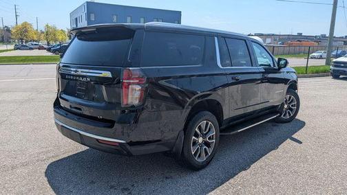 Black 2022 Chevrolet Suburban LT