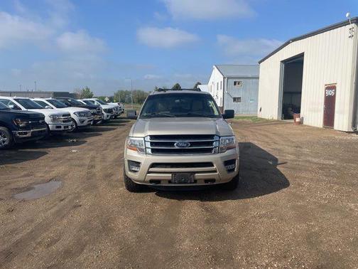 Gold 2017 Ford Expedition EL XLT
