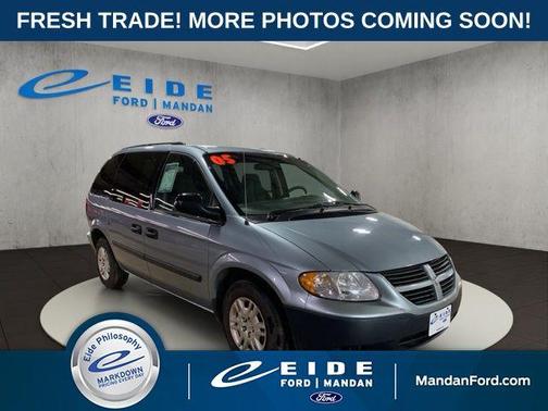 Butane Blue Pearlcoat 2005 Dodge Caravan SE