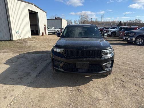 2022 Jeep Grand Cherokee Altitude