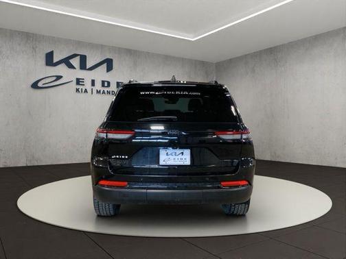 2022 Jeep Grand Cherokee Altitude