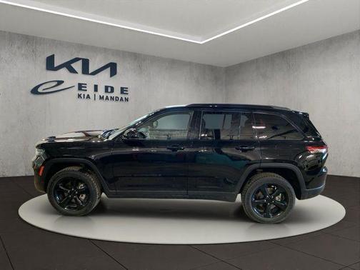 2022 Jeep Grand Cherokee Altitude