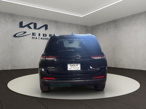 Diamond Black Crystal Pearlcoat 2022 Jeep Grand Cherokee Altitude
