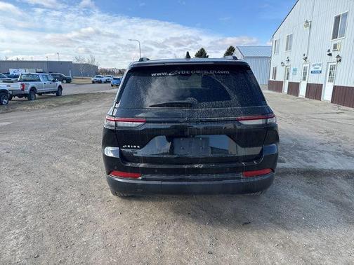 2022 Jeep Grand Cherokee Altitude